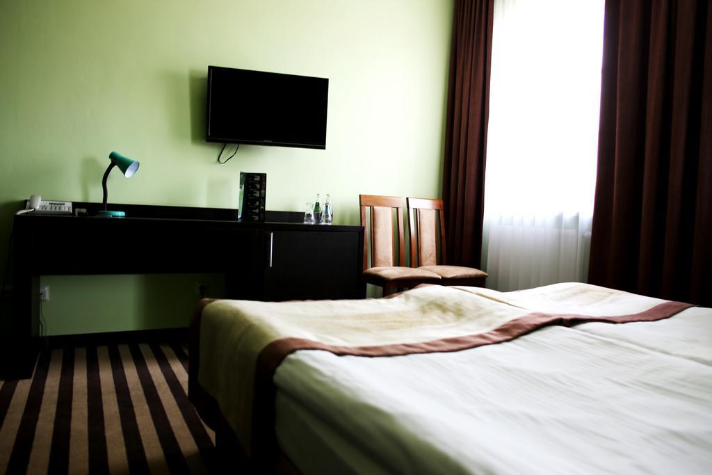 Hotel Folklor Międzyrzec Podlaski Kültér fotó