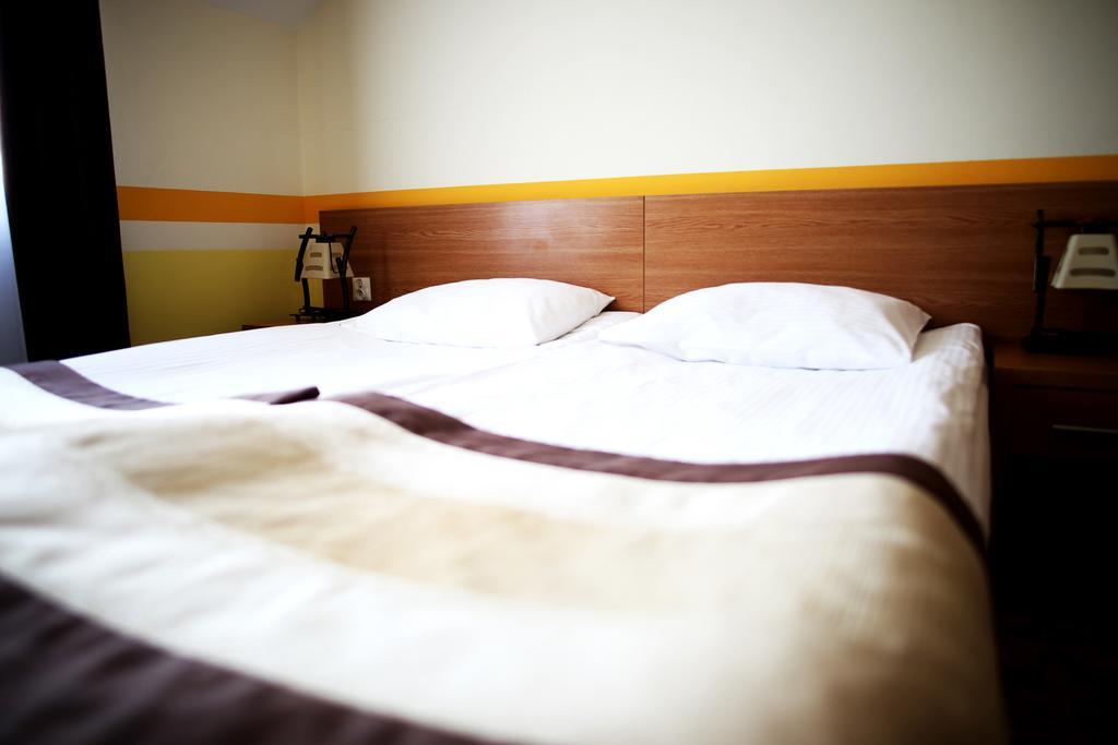 Hotel Folklor Międzyrzec Podlaski Kültér fotó