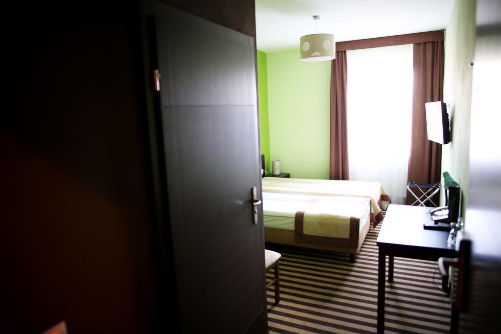 Hotel Folklor Międzyrzec Podlaski Kültér fotó