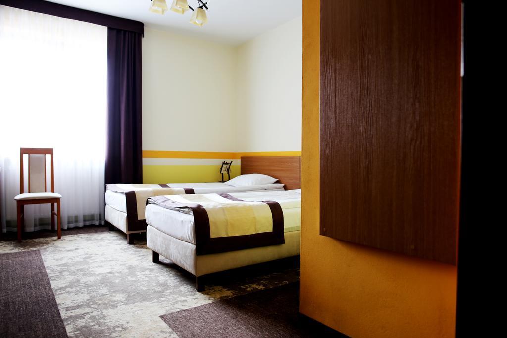 Hotel Folklor Międzyrzec Podlaski Kültér fotó
